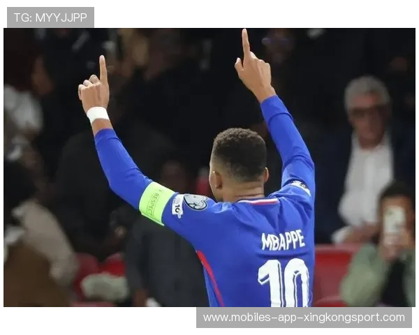 姆巴佩禁区争抢落点精准，领衔现代足球的空中霸主